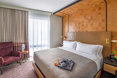 King Studio Suite