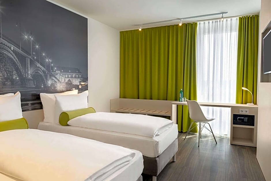 Super 8 by Wyndham Mainz Zollhafen