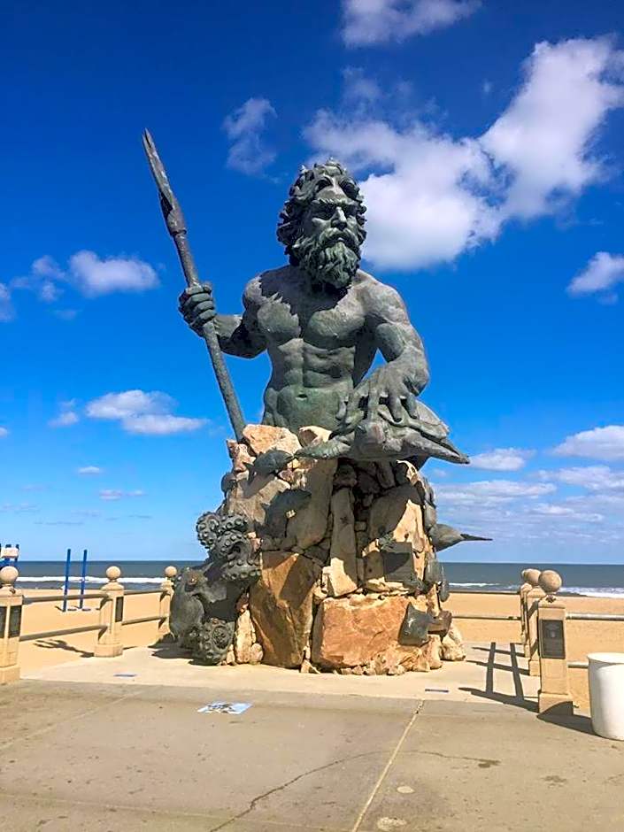 The Oceanfront Inn - Virginia Beach