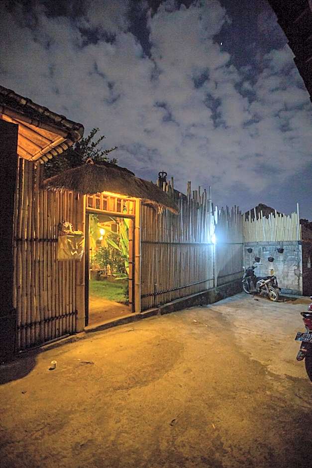 Salty Shakas Bamboo Stay Canggu