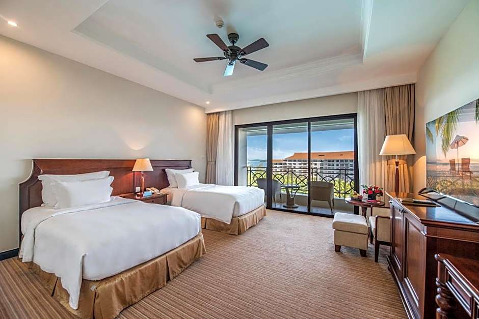 Photo 1 of 4 of Deluxe 1 Twin Bed, Ocean View