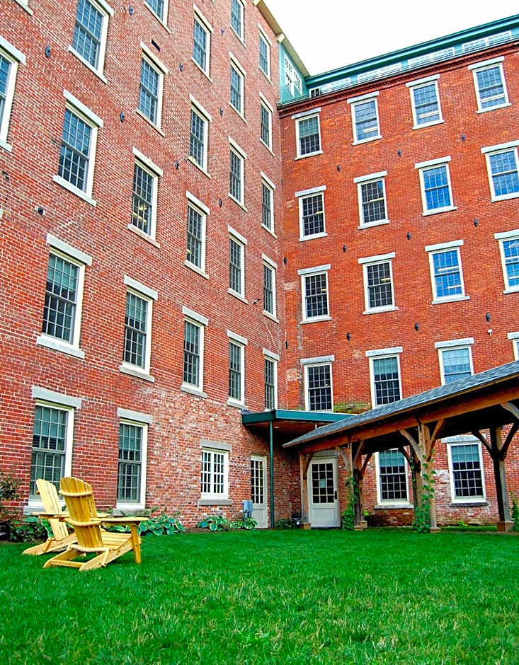 The Common Man Inn & Restaurant