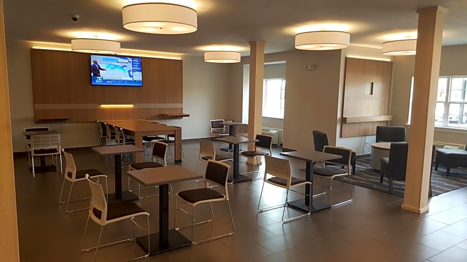 Microtel by Wyndham Bentonville