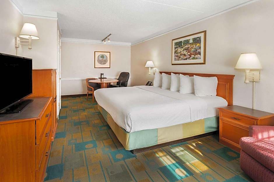 La Quinta Inn & Suites by Wyndham Albuquerque Northeast