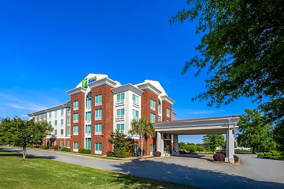 Holiday Inn Express and Suites Newberry By IHG