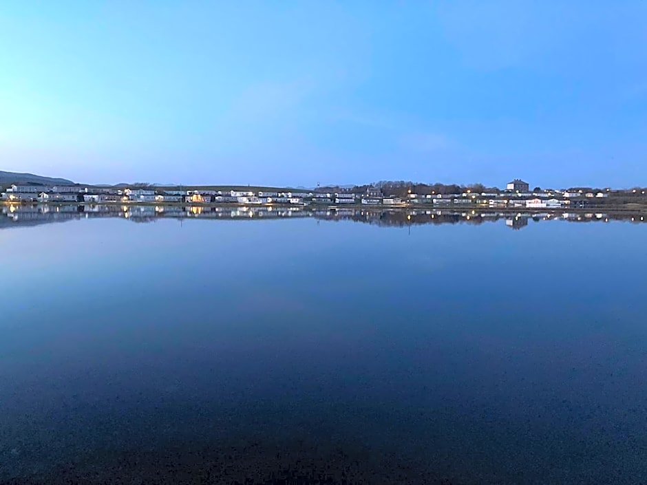 KINGDOM HOLIDAY PARK - Parrot