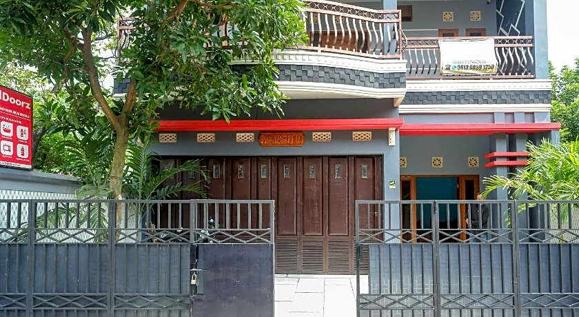 RedDoorz Syariah near Monumen Jogja Kembali