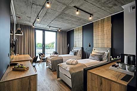 Superior Twin Room with River View