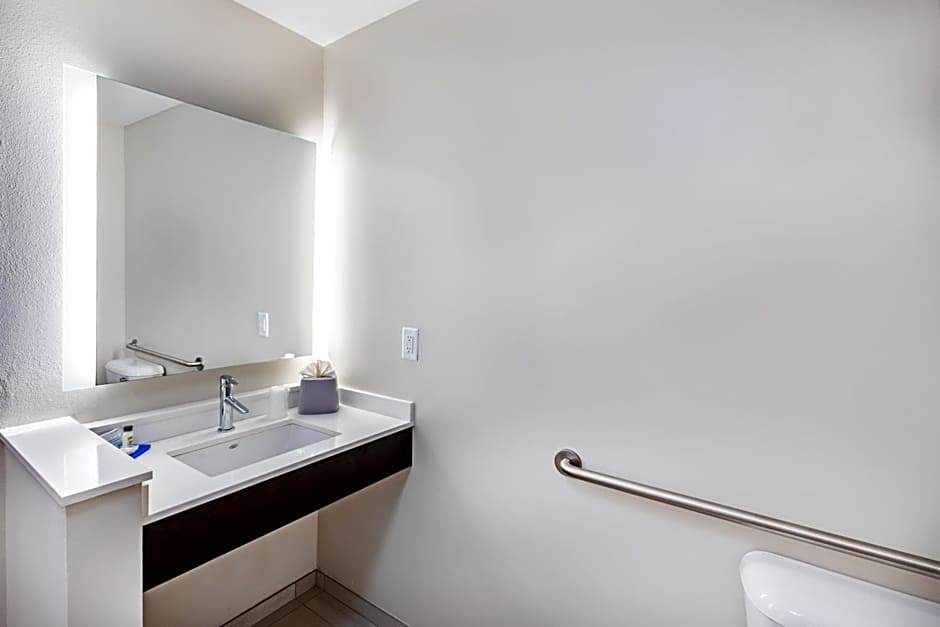 Holiday Inn Express and Suites Purcell By IHG