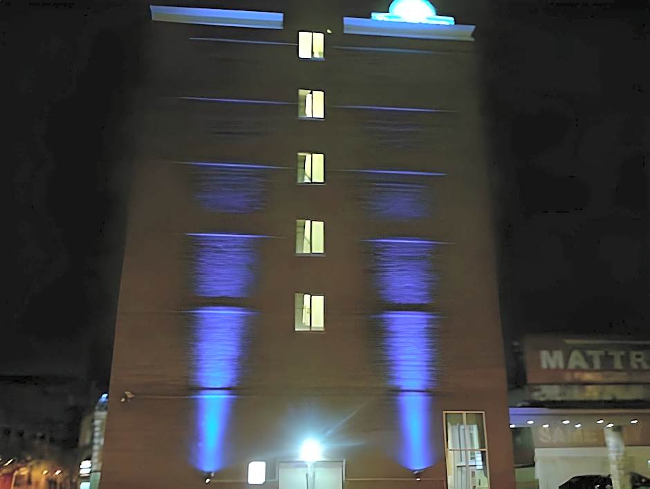 Days Inn by Wyndham Long Island City