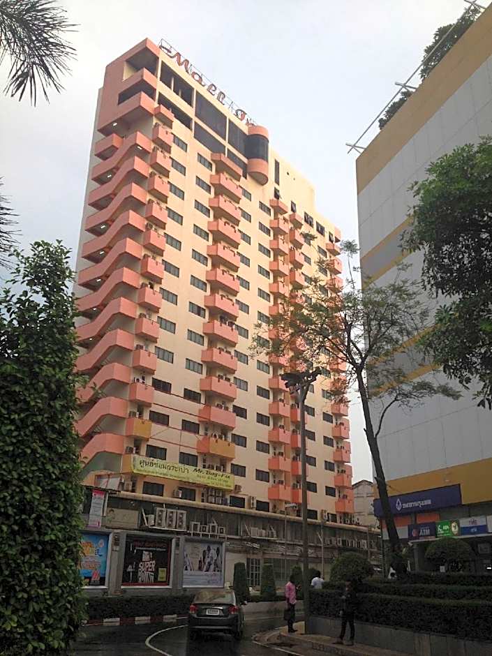 Mall Suites Hotel