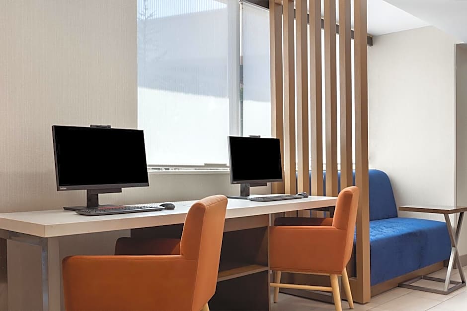 Holiday Inn Express Atlanta Airport - North By IHG