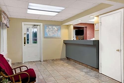 Super 8 by Wyndham Charlotte Downtown Area