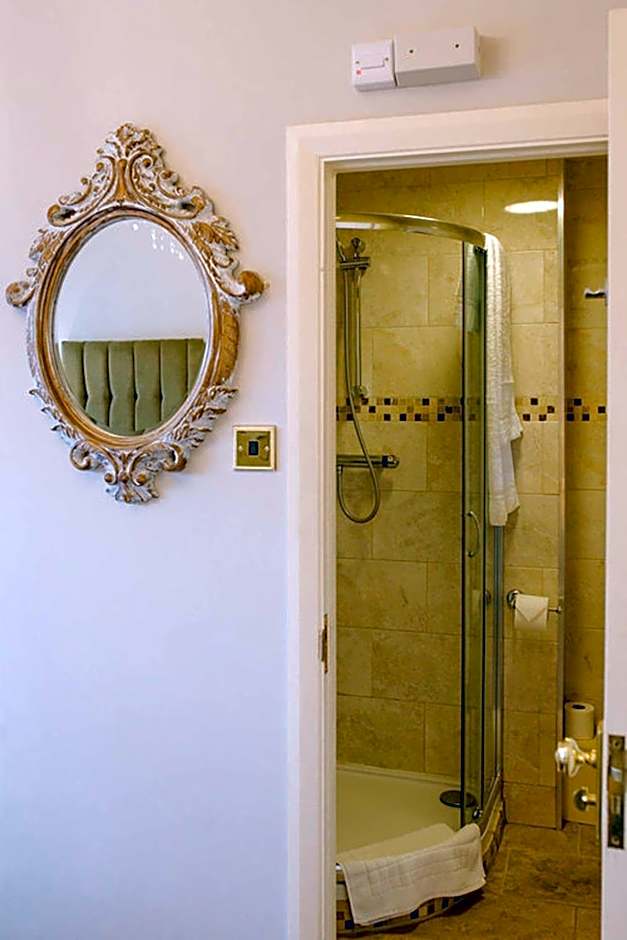 Prince of Wales - Townhouse