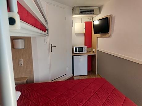 Standard Plus Room - 1 Double Bed 1 Single Bed