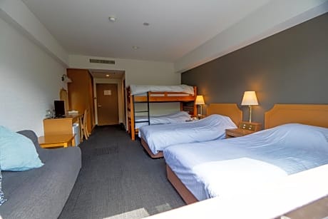 Quadruple Room with Mountain View