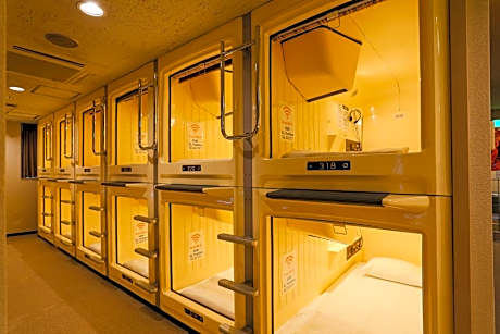 Capsule Land Yushima (Male Only)