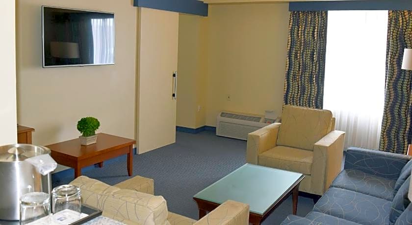 Umass Lowell Inn And Conference Center