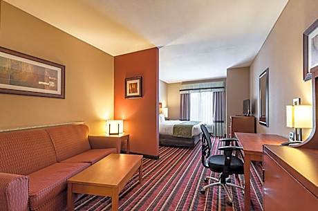 King Suite - Disability Access/Non-Smoking