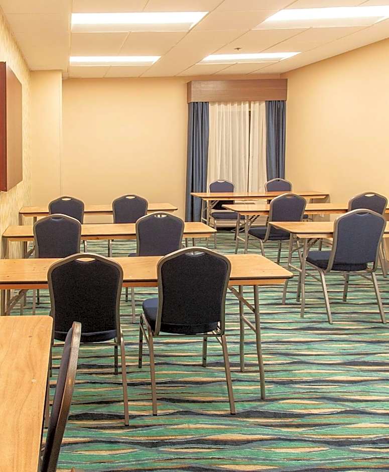 Hampton Inn By Hilton And Suites Jackson-Coliseum