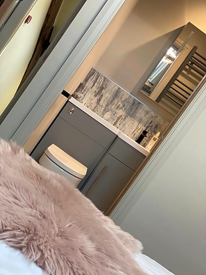 The Hive at Poppi-Red