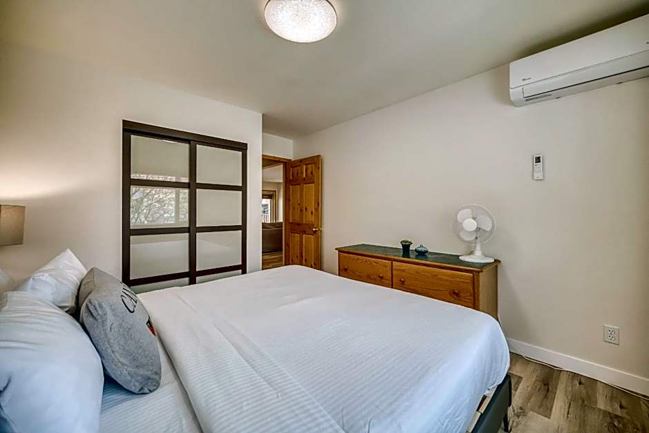 Bow Valley Chalets-Entire 2 King Bedrooms townhouse