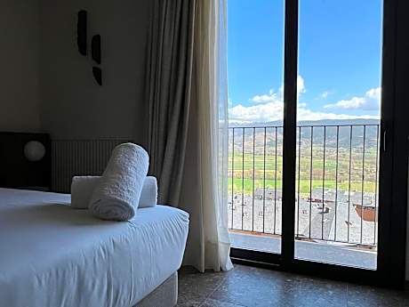 Twin Room with Mountain View