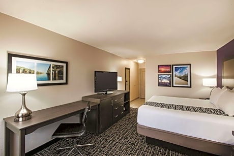 1 King Bed Non-Smoking