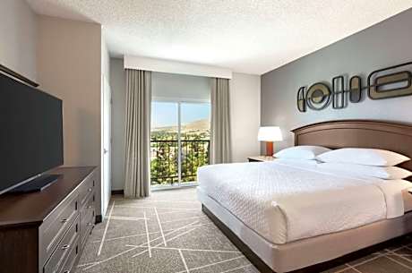 One Bedroom King Suite - Mobility Accessible