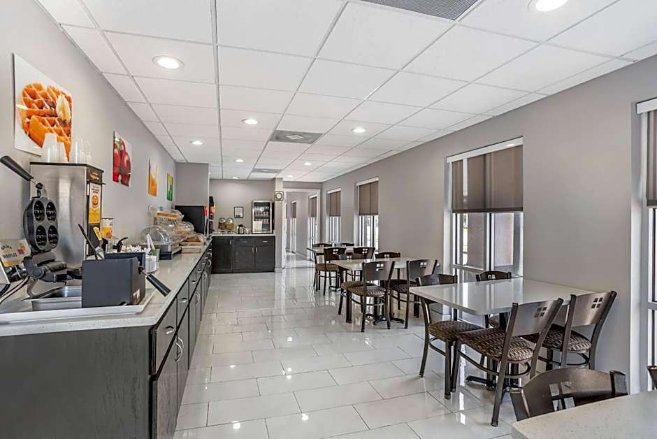 Quality Inn & Suites near Panama City Beach