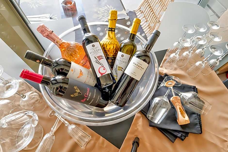 White Olive Elite Laganas