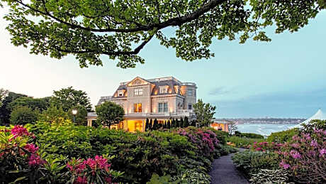 The Chanler at Cliff Walk