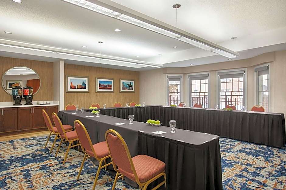 Homewood Suites By Hilton Kansas City-Airport