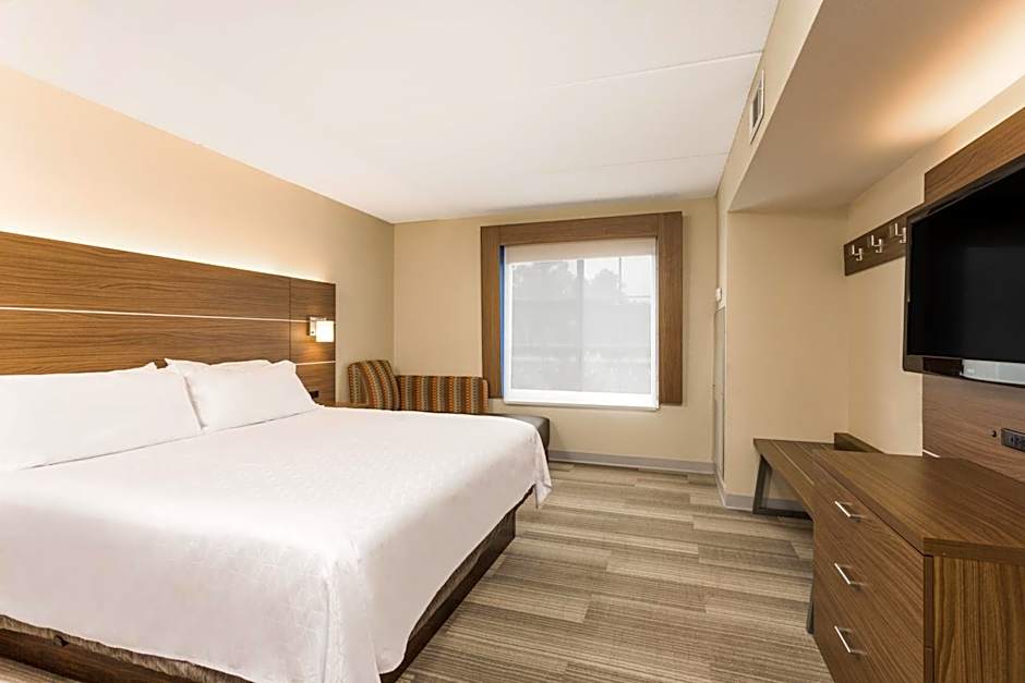 Holiday Inn Express Hotel and Suites Petersburg - Fort Lee By IHG