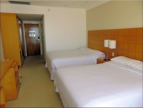 Suite with sea view, 2 rooms, king size bed and sofa bed