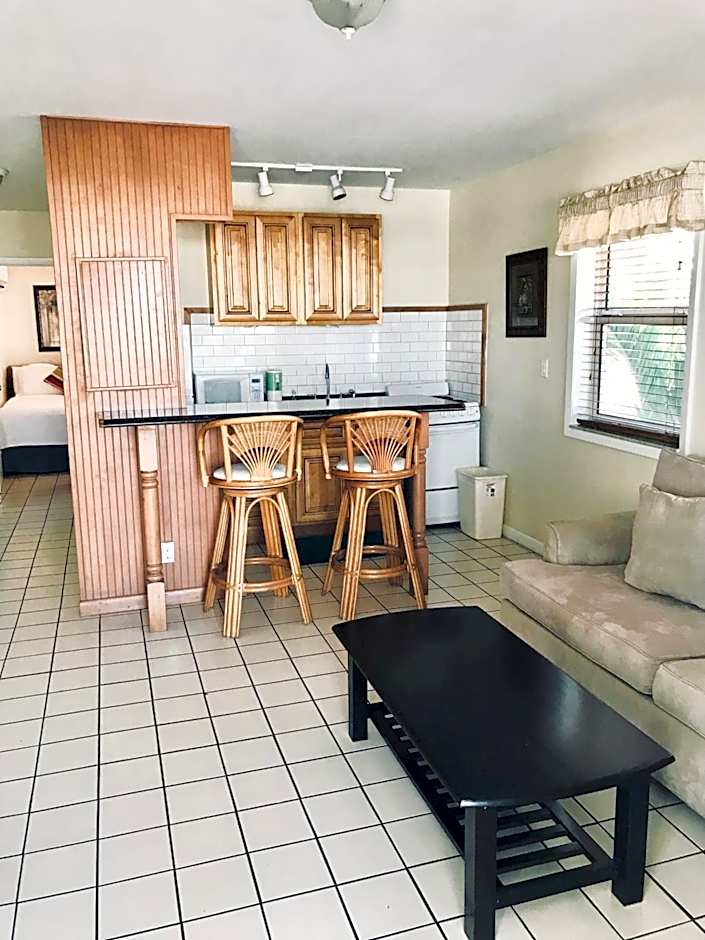 Harborside Motel & Marina