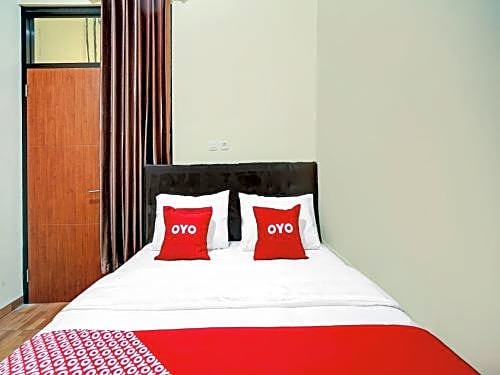 OYO 90286 Prenjak Syariah