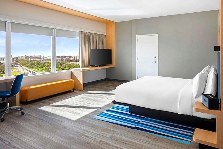 Aloft Tampa Downtown