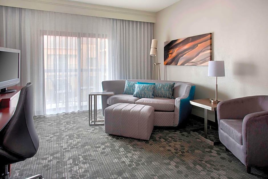 Sonesta Select Newport Middletown