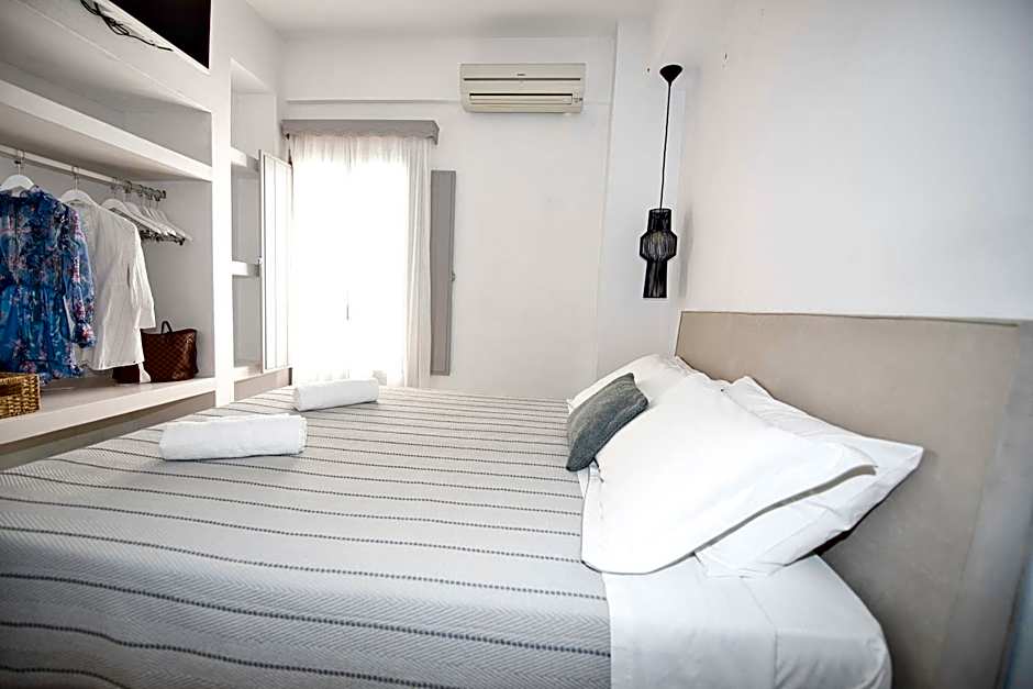 Photo 1 of 6 of 1 Double Bed or 2 Beds