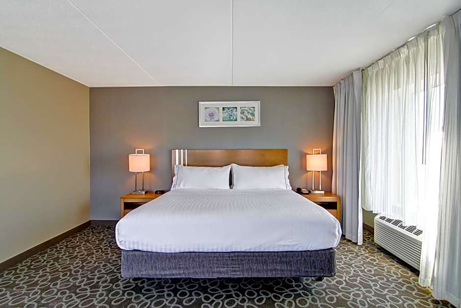 Holiday Inn Express & Suites Oshawa Downtown By IHG