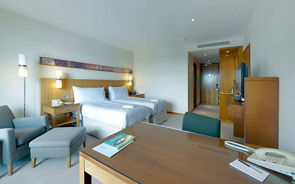 Canary Riverside Plaza Hotel