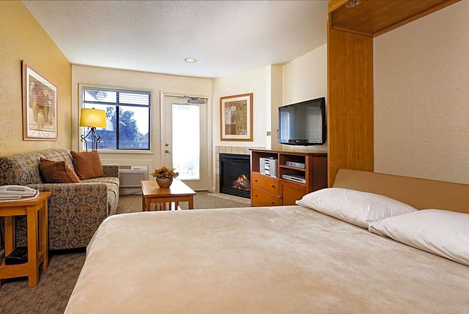 Photo 1 of 4 of Studio 1 Queen Bed