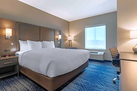 King Suite - Accessible/Non-Smoking