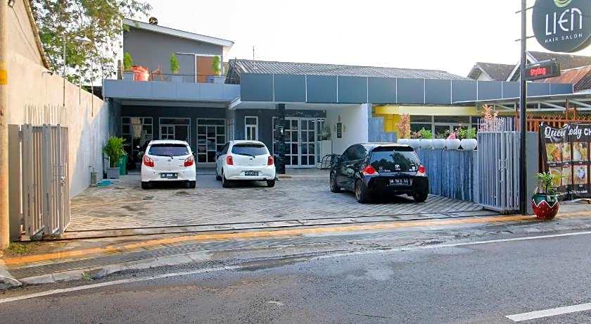 RedDoorz near Klaten Train Station