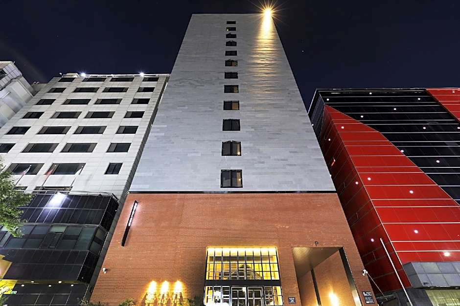 HOTEL498