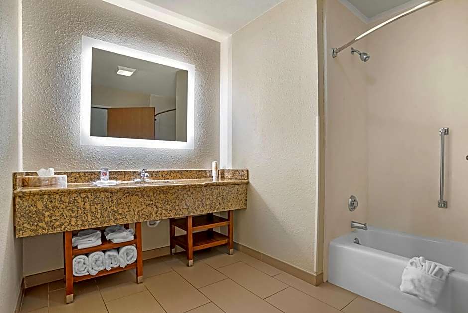 Comfort Suites Monroe