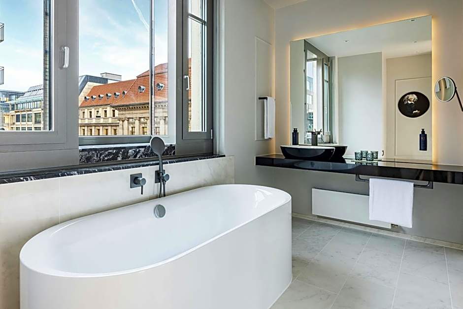 Hotel Luc, Autograph Collection
