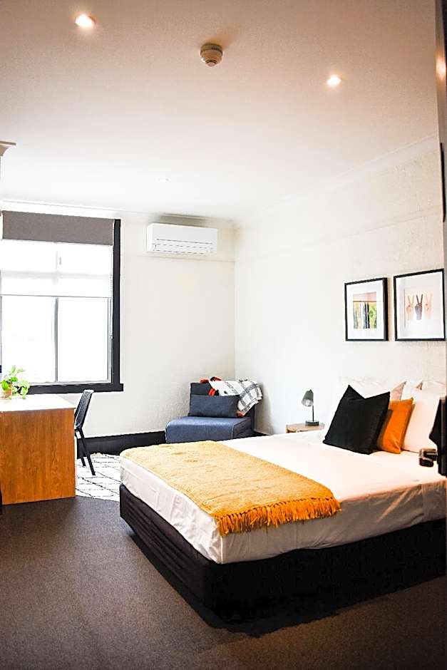 Photo 1 of 16 of Superior 1 Queen Bed