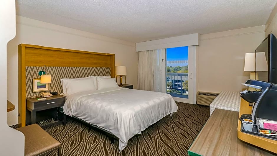 Holiday Inn Oceanfront at Surfside Beach, an IHG Hotel